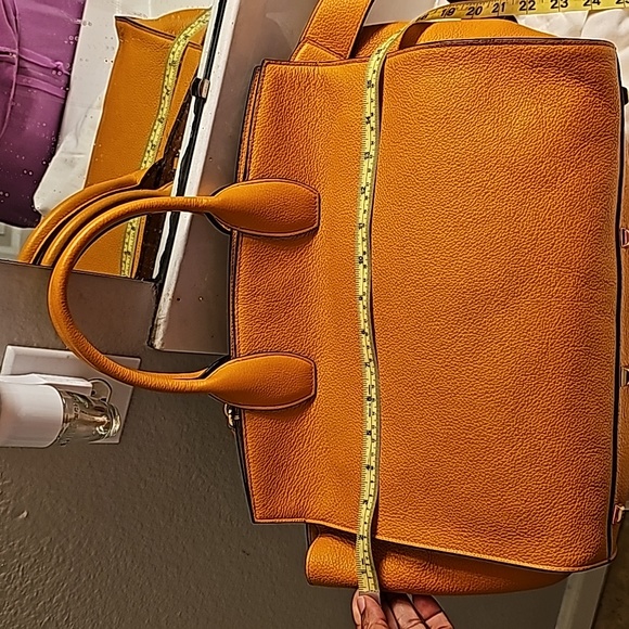 Salvatore Ferragamo The Studio Soft Bag Olivello - Picture 14 of 15